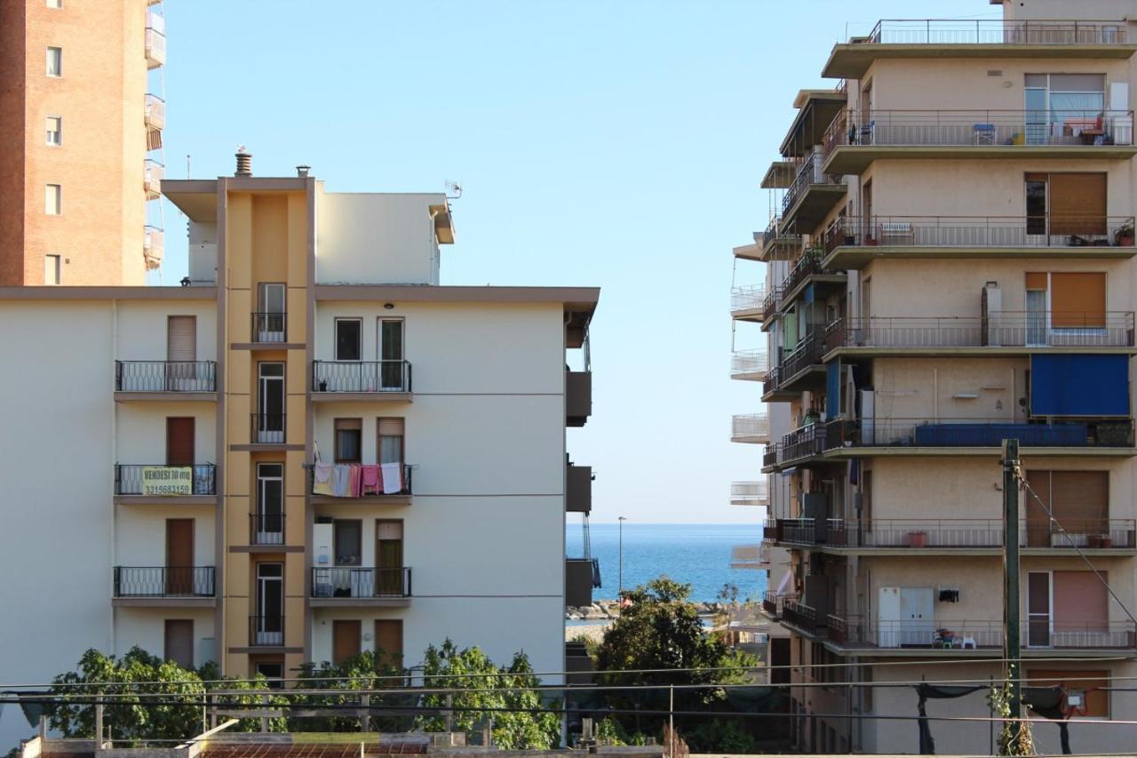 Persea Mare Appartamenti Arma di Taggia Luaran gambar